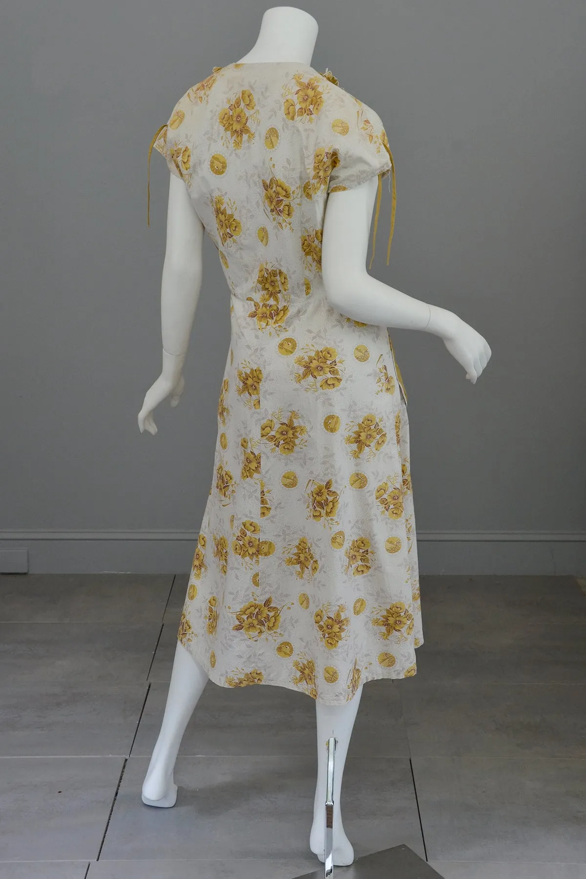 1930s 40s Novelty Print Cotton Wrap Dress, Housecoat, Robe