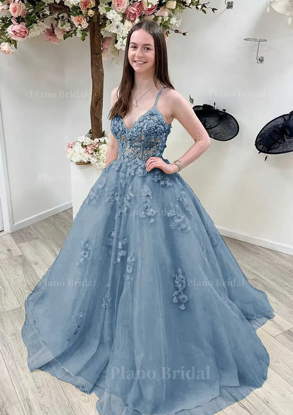 A-line Princess V Neck Sleeveless Sweep Train Tulle Prom Dress With Appliqued Beading Lace