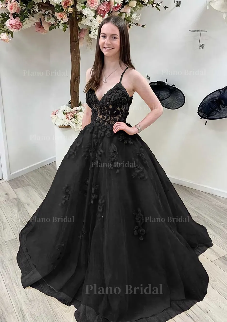 A-line Princess V Neck Sleeveless Sweep Train Tulle Prom Dress With Appliqued Beading Lace