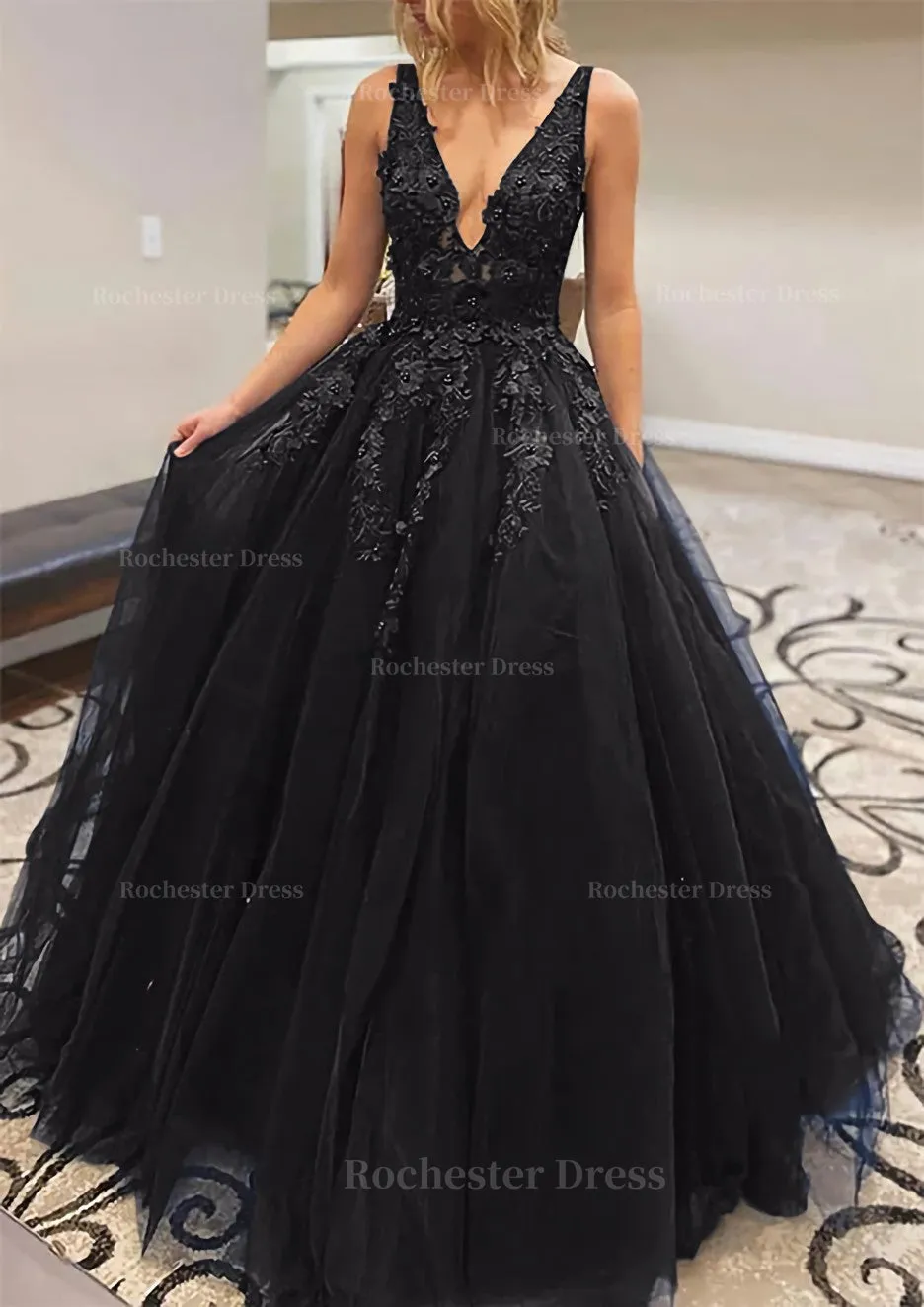 A-line V Neck Long/Floor-Length Lace Tulle Prom Dress With Appliqued