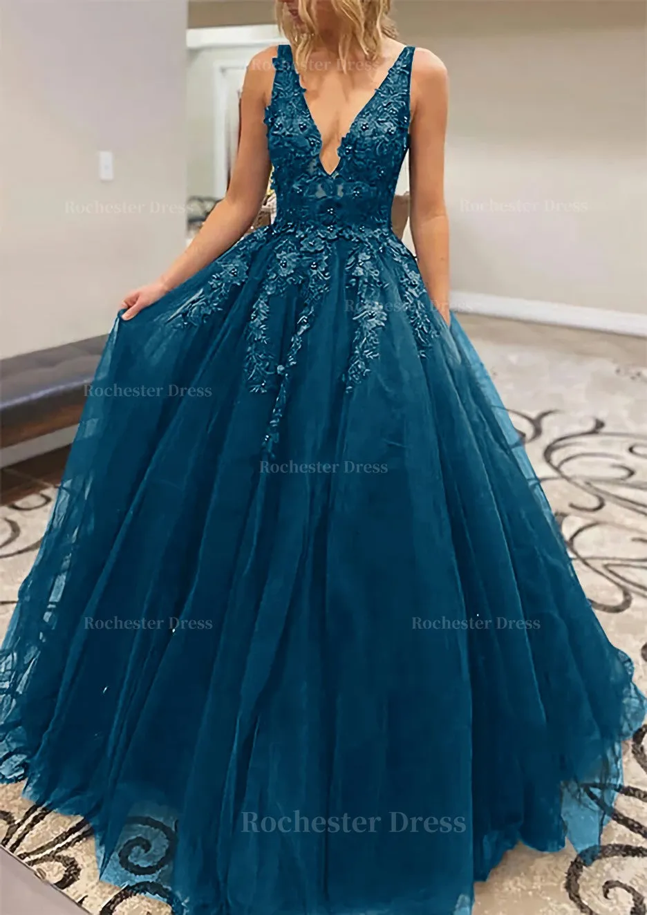 A-line V Neck Long/Floor-Length Lace Tulle Prom Dress With Appliqued