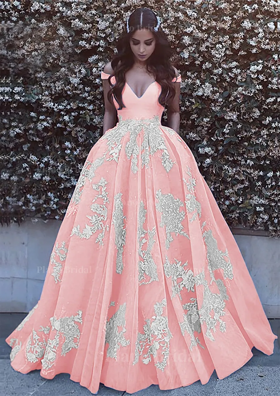 Ball Gown Off-the-Shoulder Sleeveless Court Train Tulle Prom Dress With Pleated Appliqued