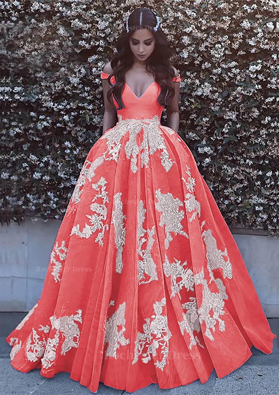 Ball Gown Off-the-Shoulder Sleeveless Court Train Tulle Prom Dress With Pleated Appliqued