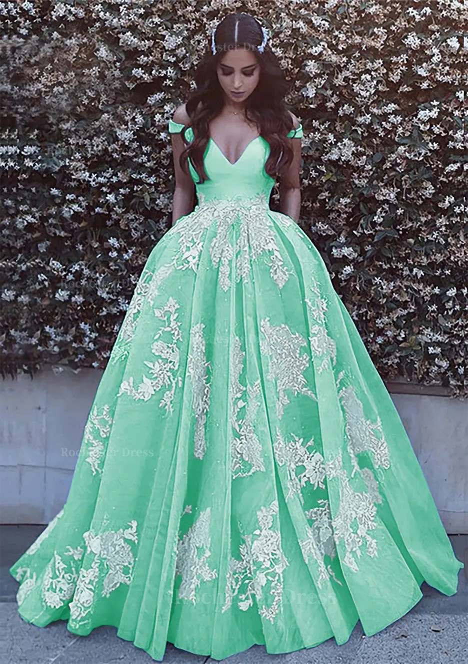 Ball Gown Off-the-Shoulder Sleeveless Court Train Tulle Prom Dress With Pleated Appliqued