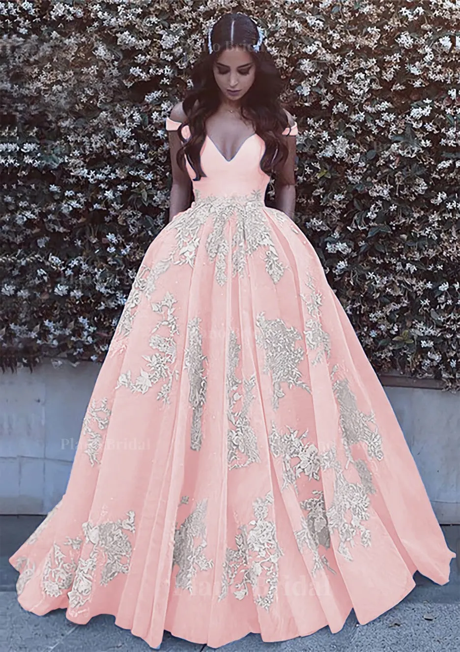 Ball Gown Off-the-Shoulder Sleeveless Court Train Tulle Prom Dress With Pleated Appliqued