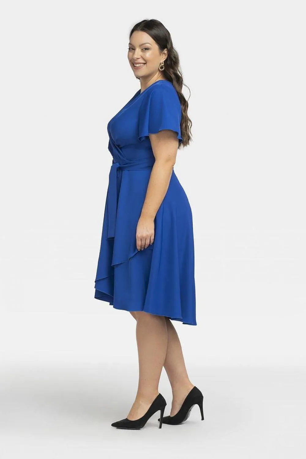 Dancing Delight: Karko Wrap Dress for Plus Size Elegance