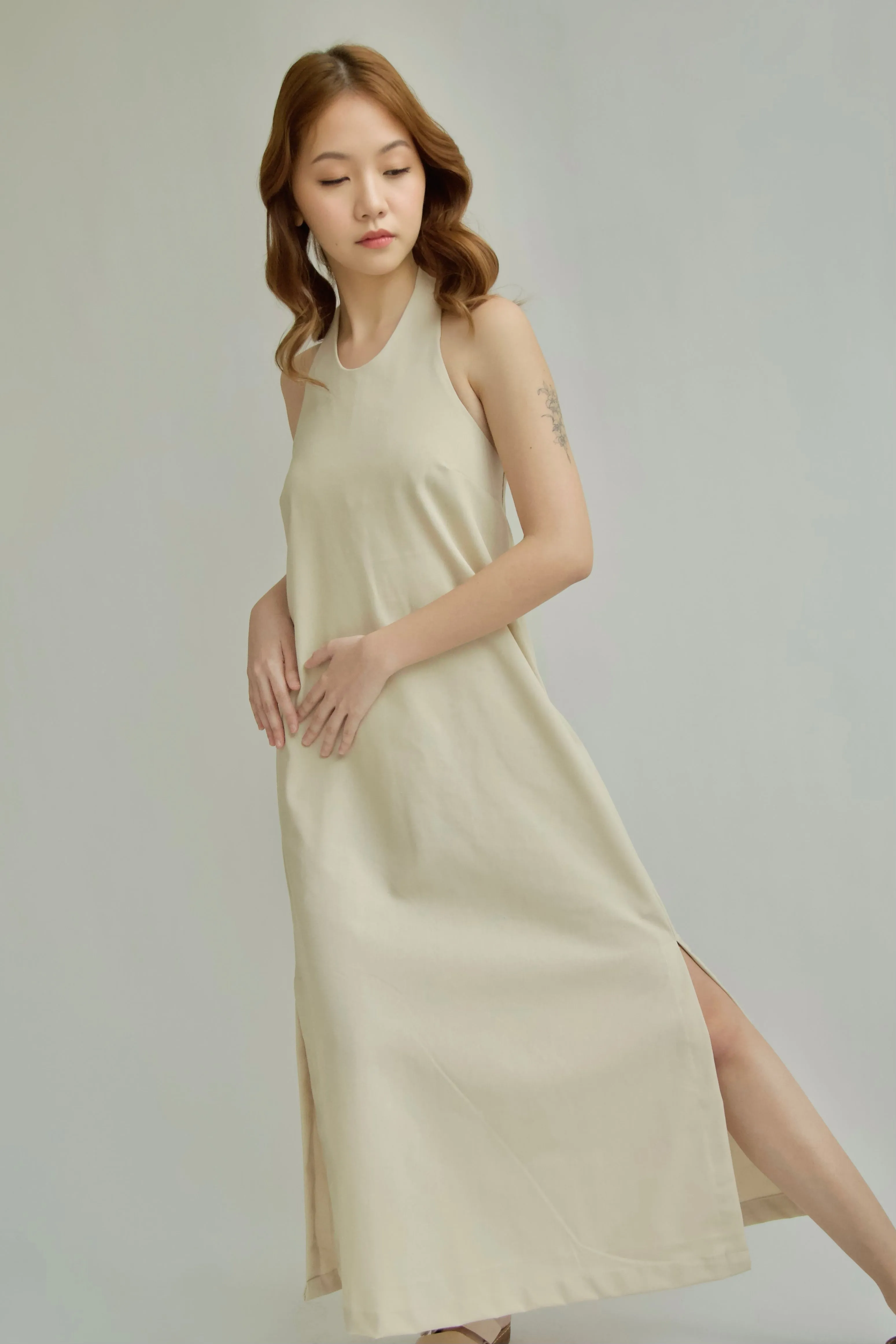 HALTER NECK TIE WRAP MIDI DRESS